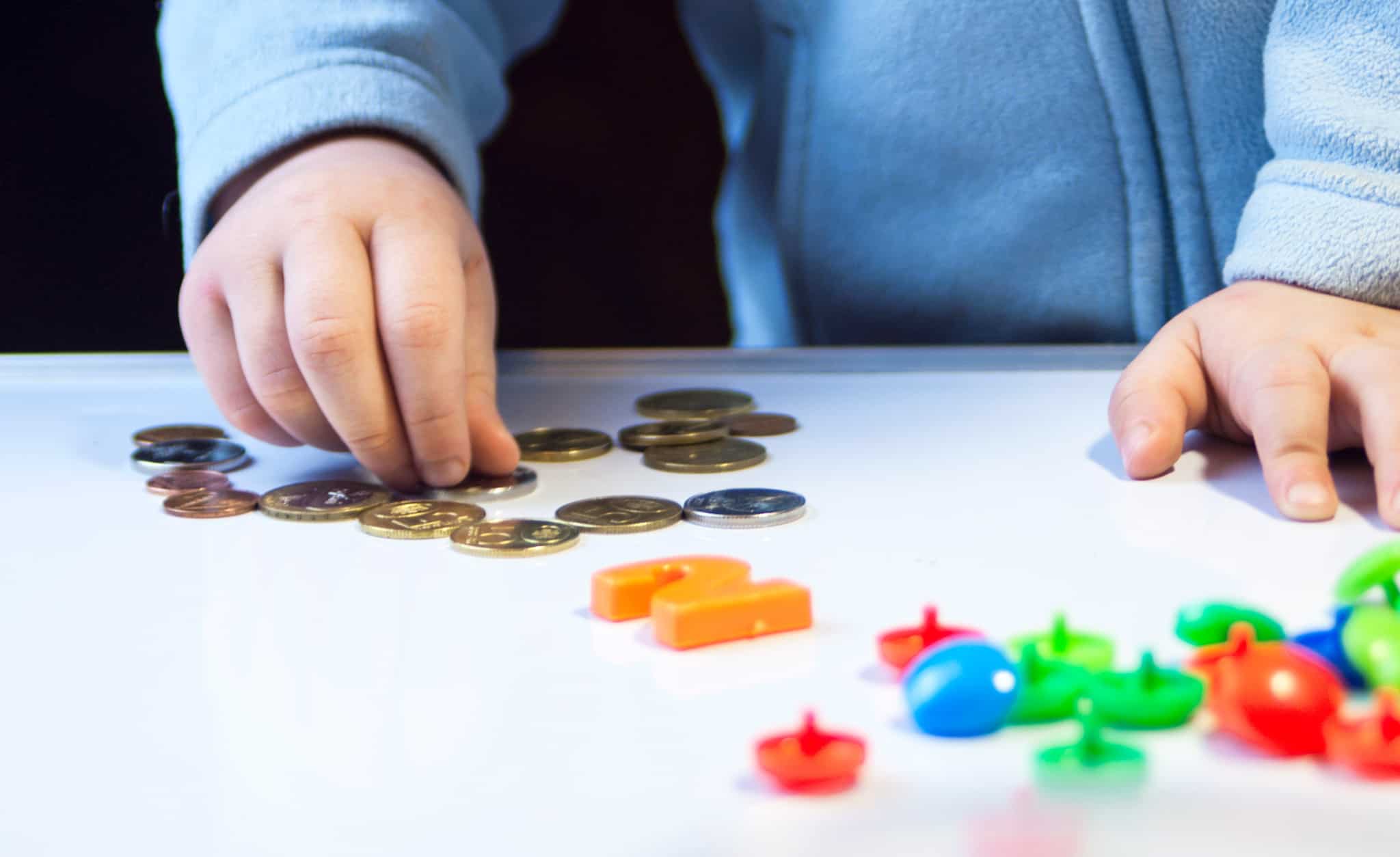 Literacia financeira com brinquedos: como as crianças podem aprender o valor do dinheiro?