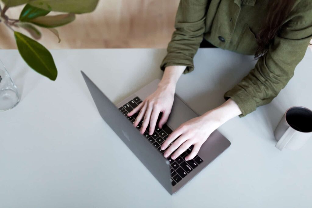 Assinar documentos à distância de forma segura? Sim, é possível