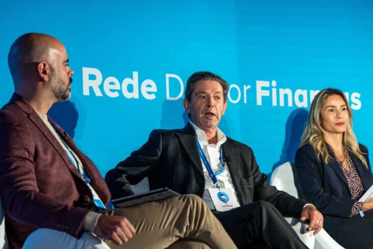 Painel de debate sobre seguros na Convenção da Rede Doutor Finanças com Rui Costa, do Doutor Finanças, Luís Ferraz, da Ptevoir e Marta Graça Ferreira, da Real Vida