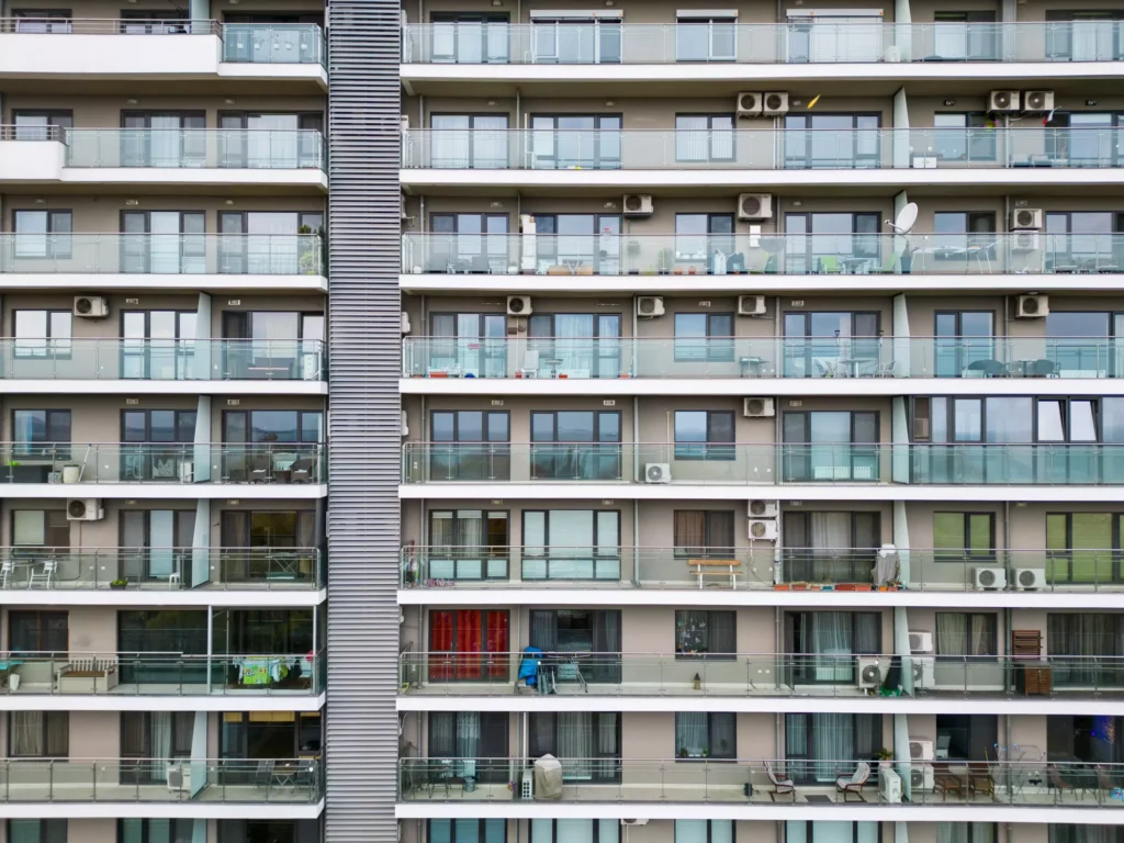 Fachada de edifício de apartamentos