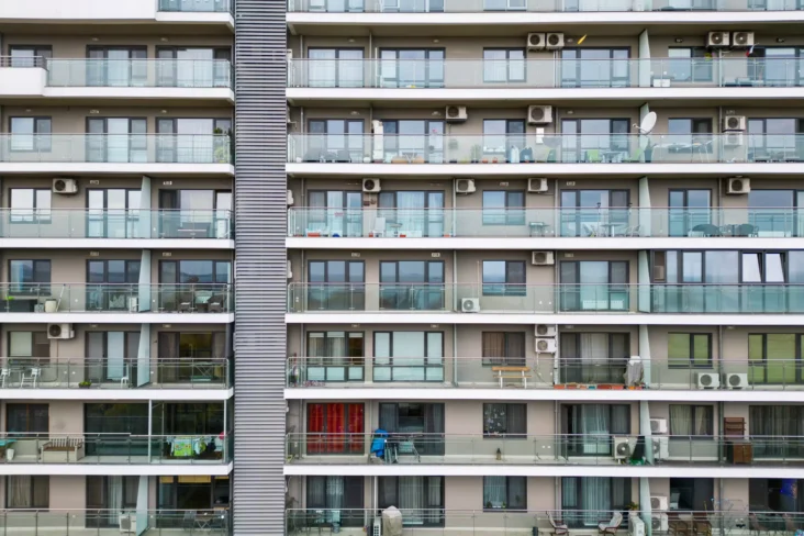 Fachada de edifício de apartamentos