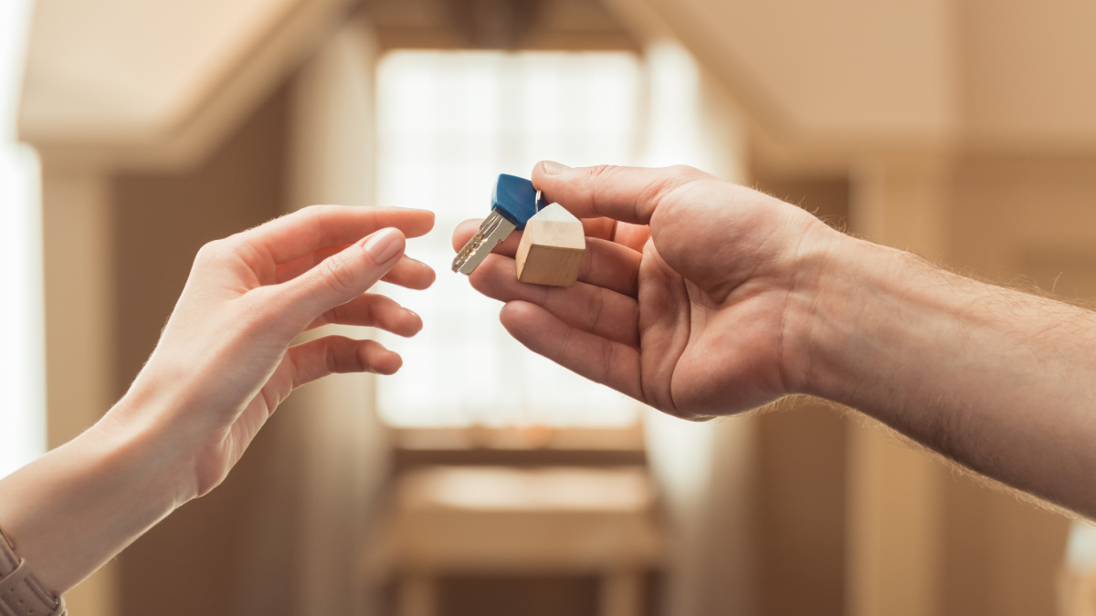 Troca de chaves por uma habitação em construção